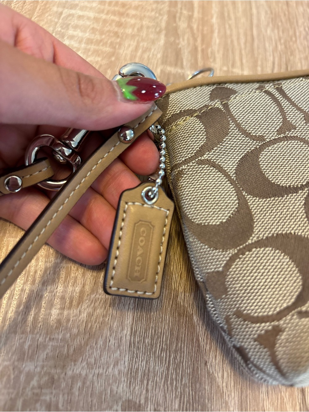 Vintage Coach Peyton Dream C Large Wristlet - Picture 2 of 8